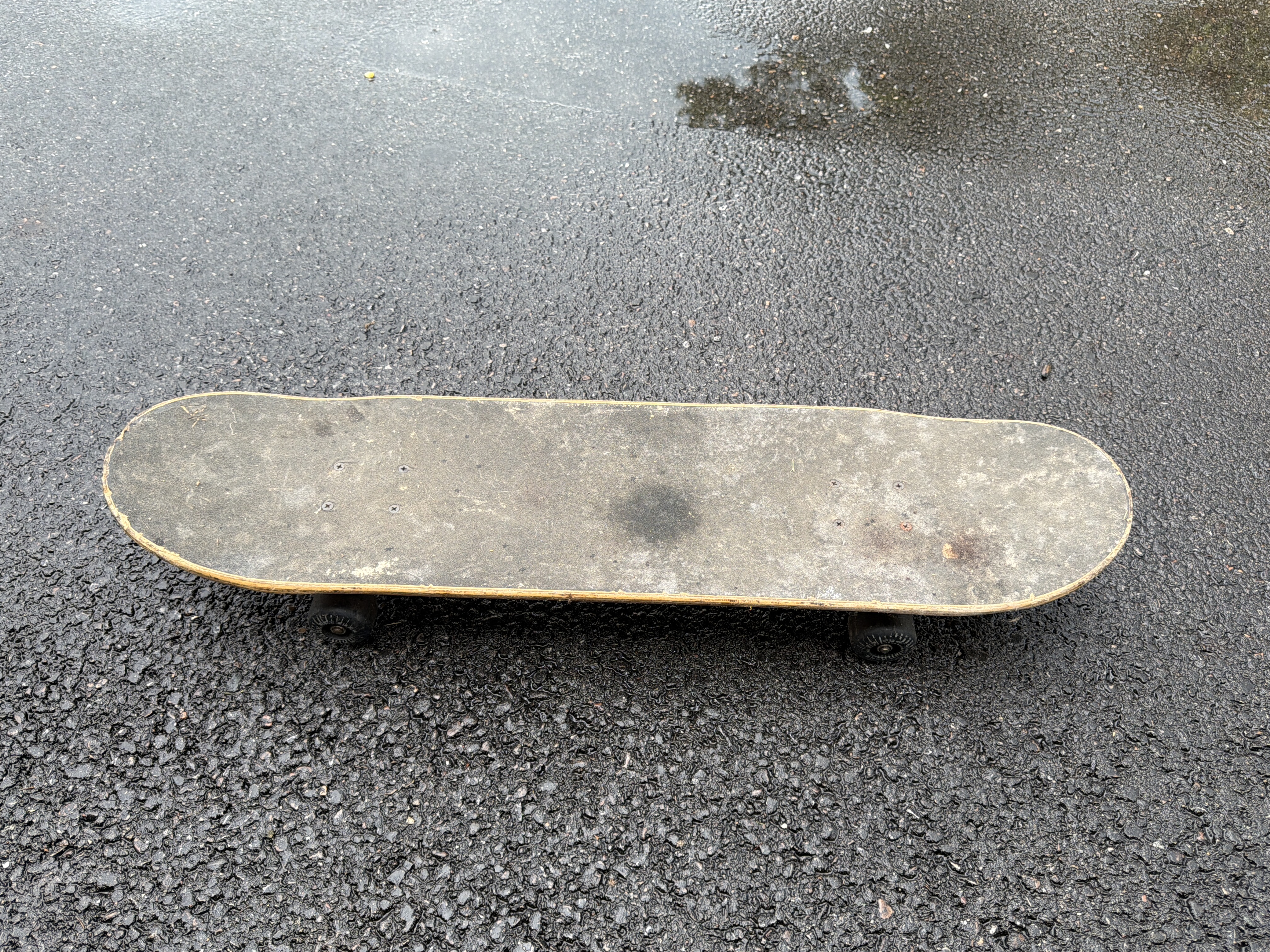 Mongoose Dragon Graphic Skateboard