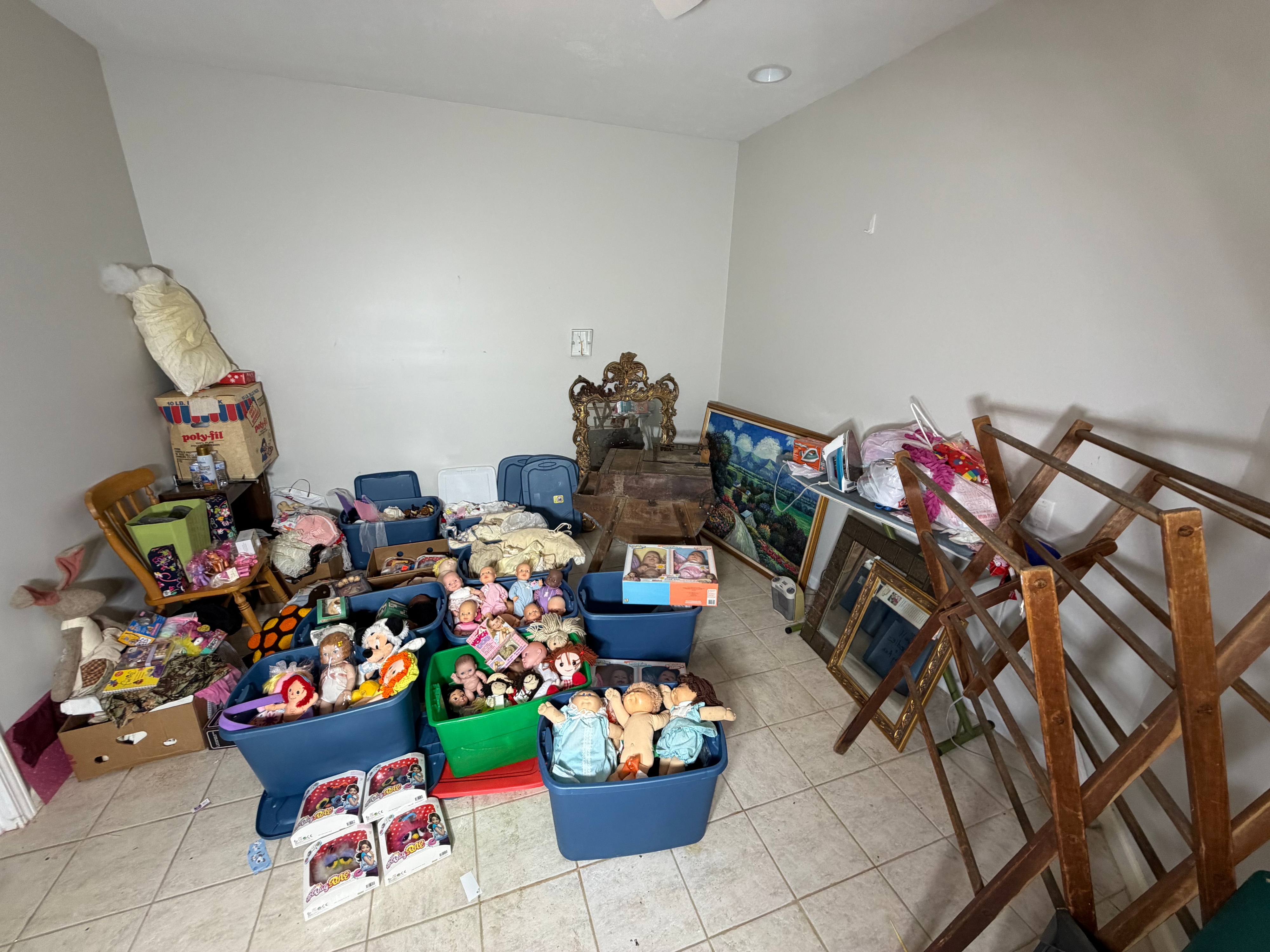 CONTENTS LOT: Large Estate Collectibles Lot featuring Rococo-Style Gilt Mirror, Landscape Oil Painting, Antique Washing Machine, Ohio Wesley