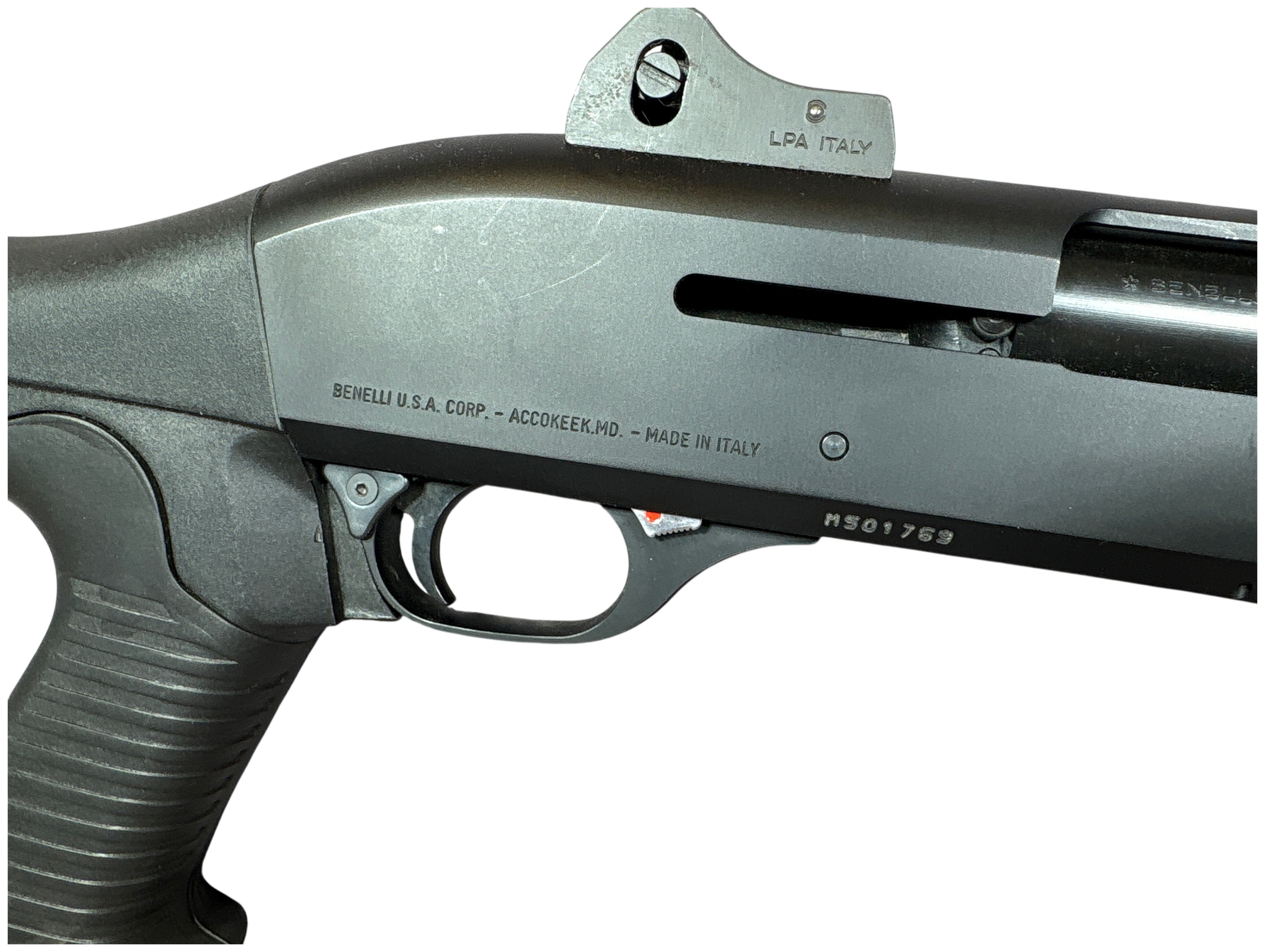* Benelli M1 Super 90 Semi-Automatic Shotgun 12 Gauge with 21 Inch Barrel 2002