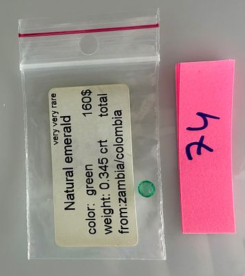 אבני אמרלד טבעיות 
באחריות אחרי בדיקה 
מתחילים במחיר שחיטה רק הזדמנויות 
משקל 0.34 קראט 
צבע 