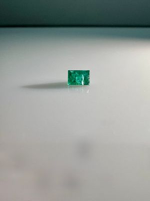 ן אמרלד ליטוש מיוחד במשקל 0.41 קראט, טבעית מהכספת באחריות אחרי בדיקה