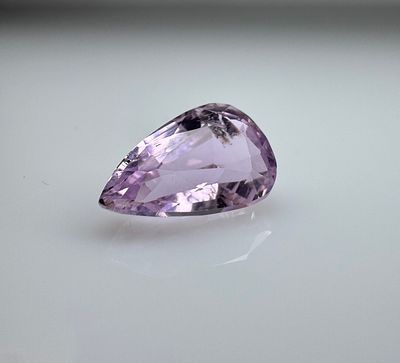 אבן קונזייט טבעית אחרי בדיקה 
במשקל 4.415 קראט, 
מוכנה לשיבוץ בליטוש מיוחד מאוד ואיכותי מאוד 