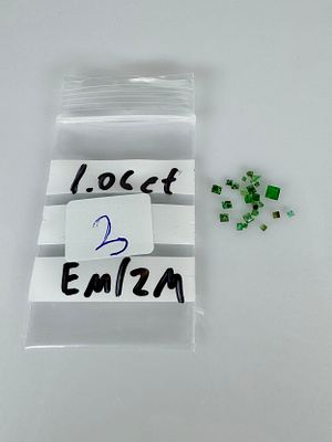 אמרלד טבעי. אבני אמרלד טבעיות 
באחריות אחרי בדיקה 
מתחילים במחיר שחיטה רק הזדמנויות 