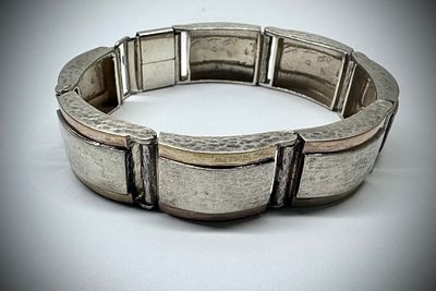 צמיד כסף חתום 925 משולב זהב וינטג׳ משקל 42.75 גרם. צמיד כסף חתום 925 משולב זהב וינטג׳ משקל 42.75