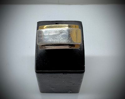 טבעת כסף בשילוב זהב רוז וצהוב חתומה 925 וינטג׳ משקל 14.2. טבעת כסף חתומה 925 משולבת זהב וינטג׳