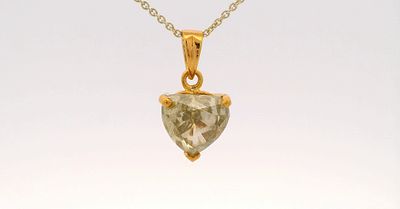 תליון יהלום צהוב 1.82 קראט GIA. תליון יהלום לב צהוב חום מלווה בתעודת GIA 
1.82 קראט Fancy 