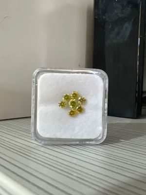 חם חם מפירוק תכשיטים . חם חם פירוק מתכשיטים יהלומים טבעי משקל 0.68 קראט מחיר מציאה
