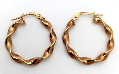 A Pair of 9K Yellow Gold Creole Hoop Earrings. 2cm. 1.2g total weight.