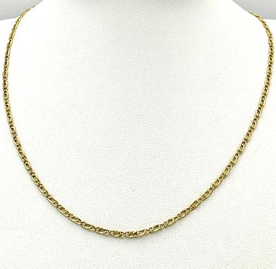 A Vintage 18K Yellow Gold Elongated Link Necklace. 42cm length. 3.25g weight.