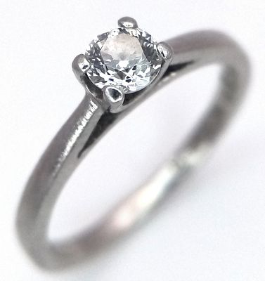 A PLATINUM SOLITAIRE DIAMOND RING, 0,25CT DIAMOND WEIGHT, 3.5G TOTAL WEIGHT, SIZE J. REF: PWN3308
