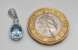 A 9K WHITE GOLD DIAMOND AND AQUAMARINE PENDANT. 1G. SC-1042.Image - 3