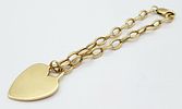 A 9K yellow gold heart charm bracelet, approx 18.5cm in length, 12.7g total weight. Ref: 1960IImage - 3