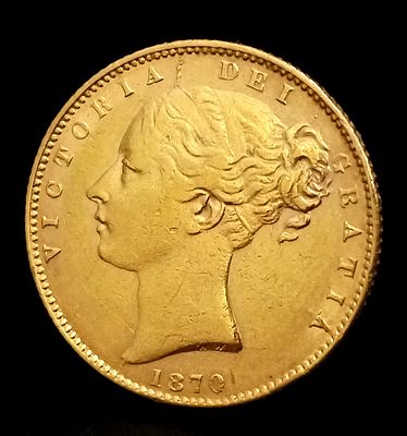AN 1870 QUEEN VICTORIA, YOUNG BUN HEAD, SHIELD BACK 22K GOLD FULL SOVEREIGN. COIN DIE NUMBER 1.
