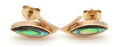 A pair of 14K yellow gold abalone stud earrings, 2.7g total weight. Ref: 1220I
