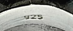 A vintage 925 silver ring featuring a circular shell inlay. Ring size: K&frac12;. Total weight: Image - 5