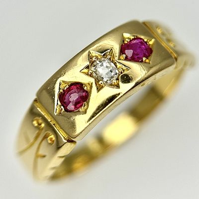 AN 18K YELLOW GOLD ANTIQUE DIAMOND AND RUBY RING. 3.6G. SIZE P. HALLMARKED BIRMINGHAM 1882. SC-4092.