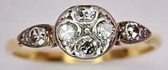A VERY PRETTY 18K GOLD VINTAGE DIAMOND RING . 1.9gms size N/OImage - 1
