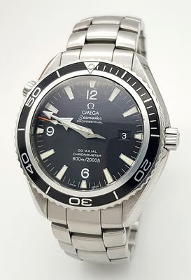 THE OMEGA "SEAMASTER"PROFESSIONAL CHRONOMETER WATCH IN STAINLESS STEEL AND HAVING A BLACK DIAL