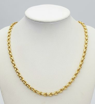 A Bucherer 18K yellow gold necklace. Total weight 26.2G. Total length 45cm. Comes with an