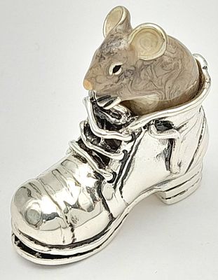 A 925 silver Enamel Mouse in a boot paperweight/figurine. Total weight 31.3G.