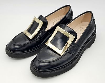 A pair of Roger Vivier black leather female loafers. Size 36. In good condition. Ref J148