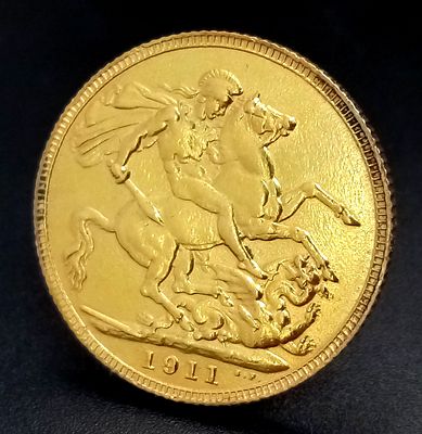 A KING GEORGE V FULL SOVEREIGN COIN DATED 1911