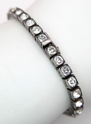 Beautiful vintage SILVER TENNIS BRACELET. Set with 39 Large Sparkling Cushion Cut ZIRCONIAS. 18 