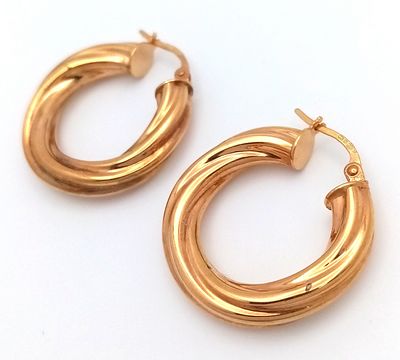A Pair of 9K Yellow Gold Creole Hoop Earrings. 2.5cm. 2.51g.