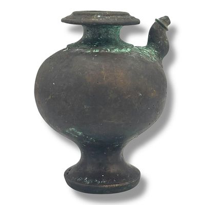 A very rare Ancient Champa Empire Kennendy Bronze Vessel (10th-14th century Southeast Asia 
