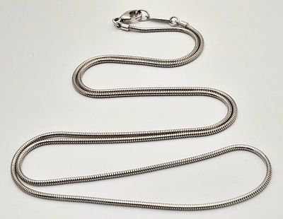 AN 18K WHITE GOLD TIFFANY AND CO. SNAKE NECKLACE. 20". 6.4G. SC4069.