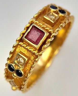 AN 18K YELLOW GOLD DIAMOND, SAPPHIRE AND RUBY VINTAGE RING. 3.5G. SIZE L. SC5079.