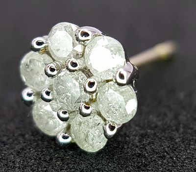 A 9K YELLOW GOLD DIAMOND SINGLE STUD EARRING. 0.25CT. 0.4G. NEEDS A BUTTERFLY BACK. SC5054.