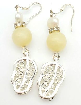A pair of 925 silver Pearl and Quartz stylish drop earrings. Total weight 8.2G.