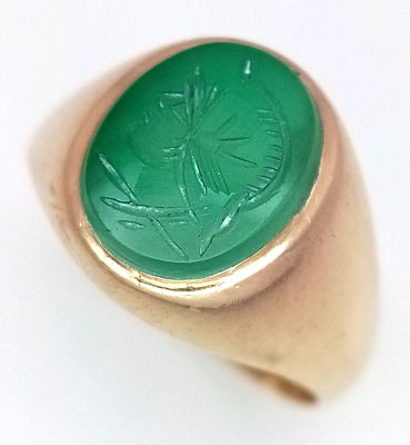 A 14k Yellow Gold Green Chrysoprase Signet Ring. Intaglio carving of the God Mercury. Size S 