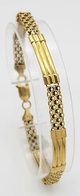 A VERY ATTRACTIVE 14K GOLD UNUSUAL BAR GATE BRACELET . 9.5gms 20cms