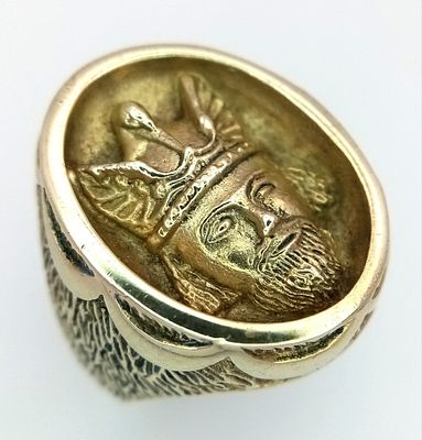A 9K Yellow Gold Signet Ring Depicting Hermes in Relief. Size T. 12.5g.