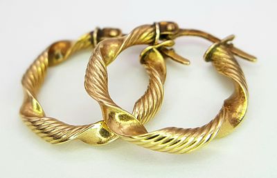 A Pair of 9K Yellow Gold Creole Hoop earrings. 2cm. 0.85g.