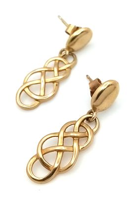 A Pair of 9K Yellow Gold Drop Earrings in Spiral Form. 3cm. 2.1g.