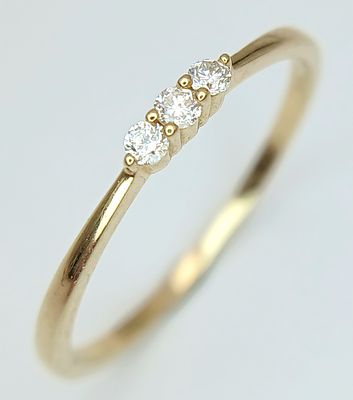 A 14K YELLOW GOLD DIAMOND SET RING 0.10CT 1.4G SIZE R. Ref: J R 7001