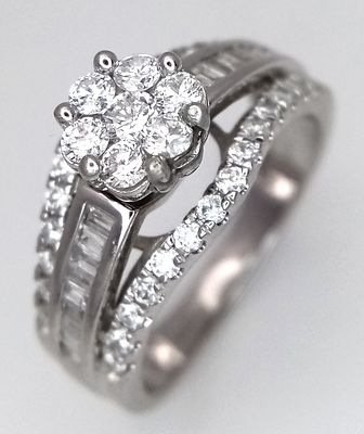 9K WHITE GOLD FANCY DIAMOND SET RING. APPROX 1CT DIAMONDS. 4.5G SIZE O. REF: TAN 6003