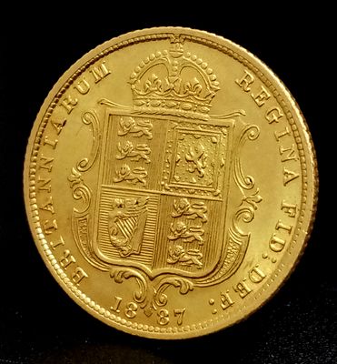 AN 1887, QUEEN VICTORIA, SHIELD BACK, DOT ON SHIELD, JUBILEE HEAD, HALF SOVEREIGN COIN. 22K 