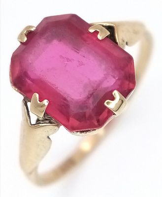 9K yellow gold red stone ring, 1.8g total weight, ring size L. SH2452I