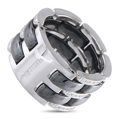 A Chanel ULTRA 18K White Gold 0.38ct Diamond and Black Ceramic Ring. Black ceramic links and 