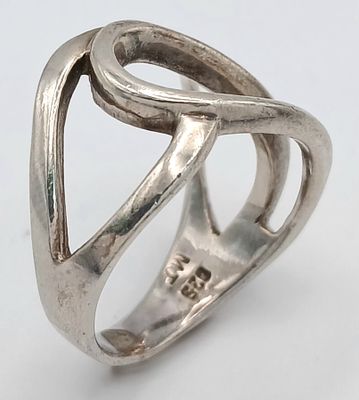 A 925 Silver Modernist Openwork Ring. Size P, 4.43g weight.