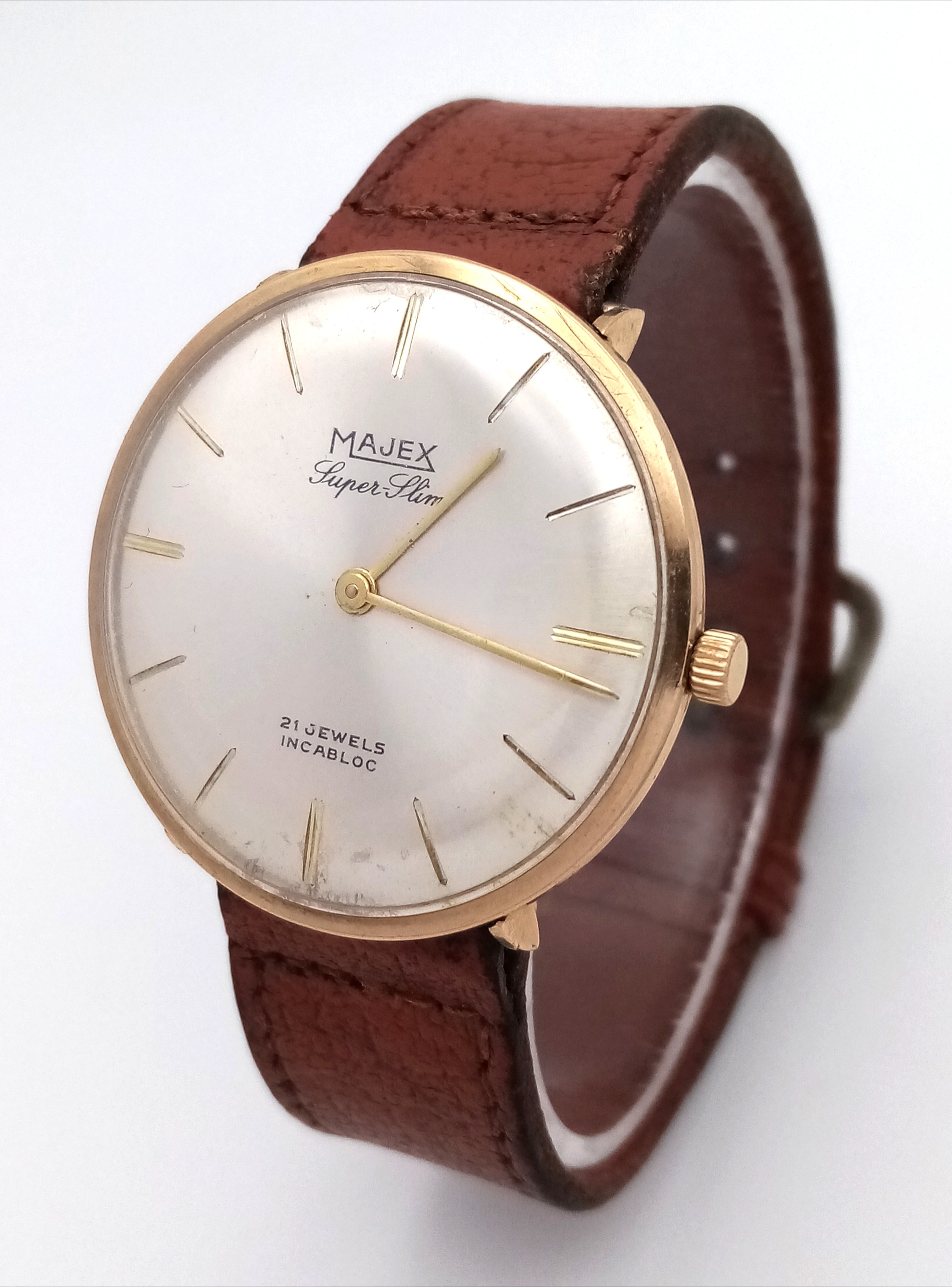 A Vintage Majex 9K Gold Cased Mechanical Gents Watch