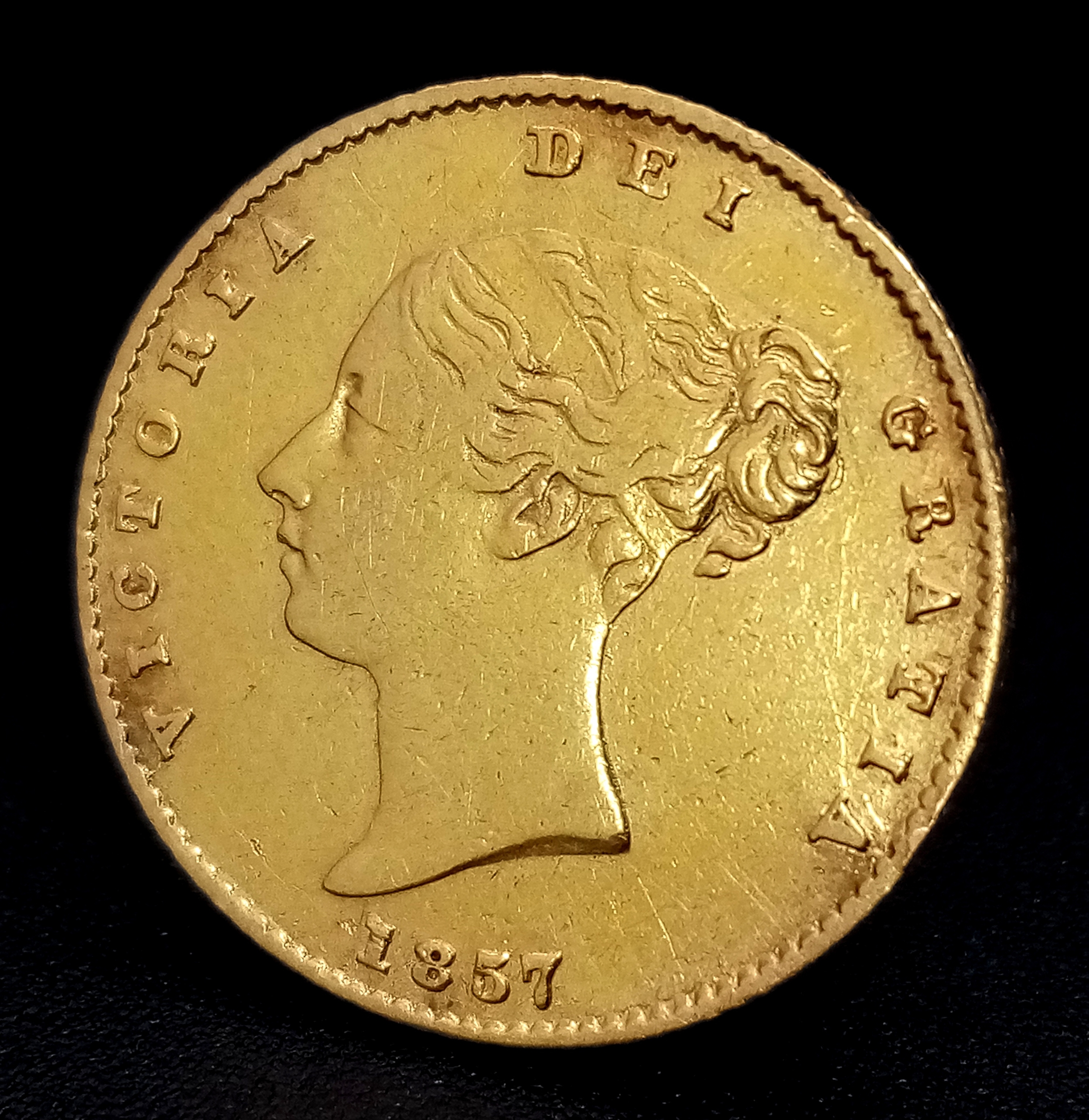 AN 1857, QUEEN VICTORIA, SHIELD BACK, REVERSE, HALF SOVEREIGN COIN