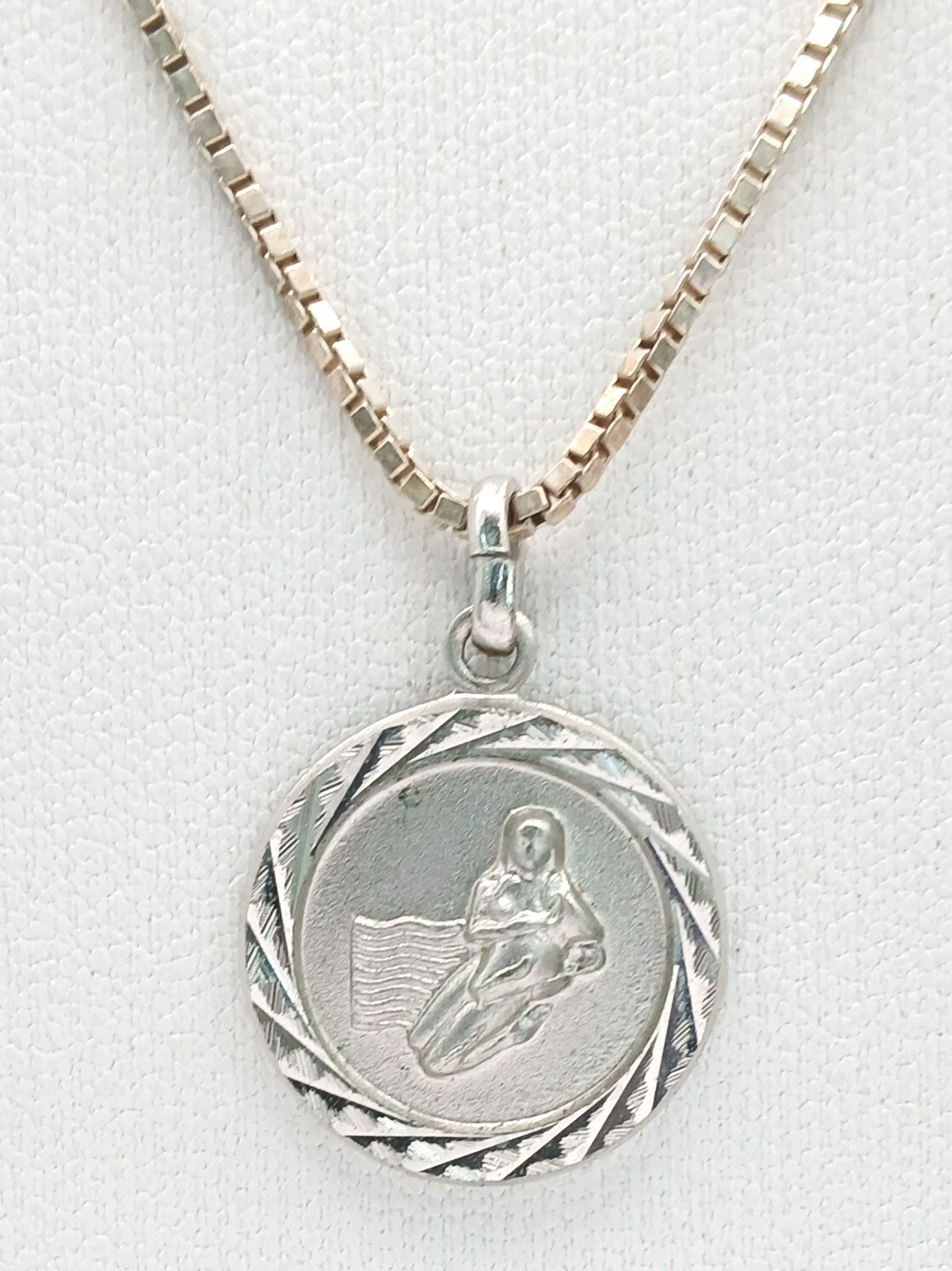 A 925 silver Zodiac Aquarius pendant on silver necklace
