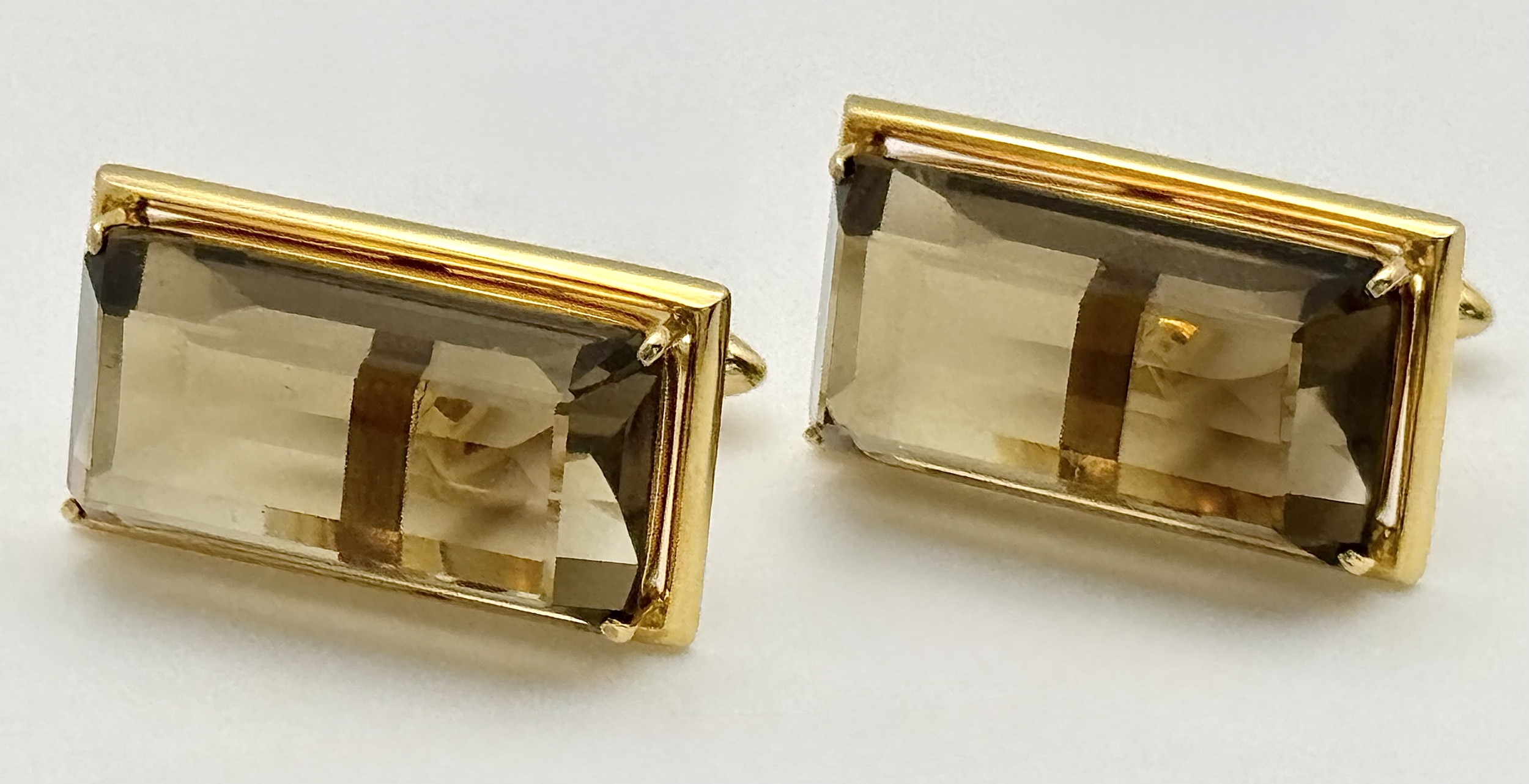 A Pair of 14K Yellow Gold Smoky Quartz Cufflinks