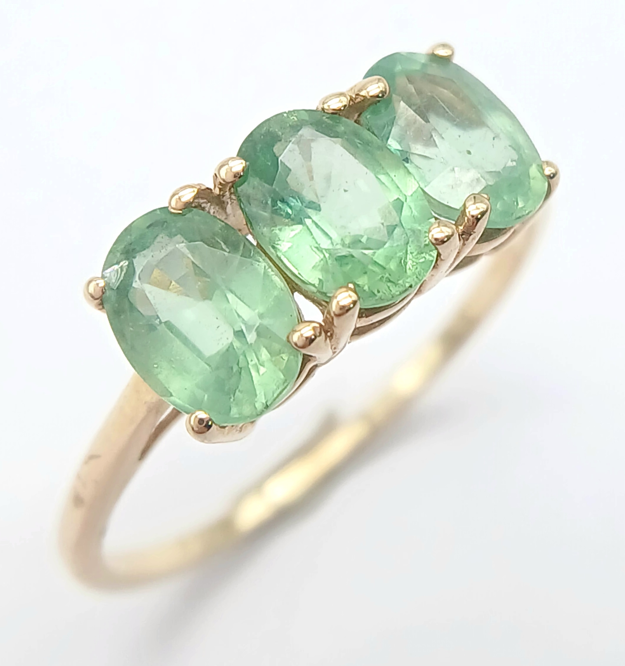 A 9K Yellow Gold Green Stone Ring