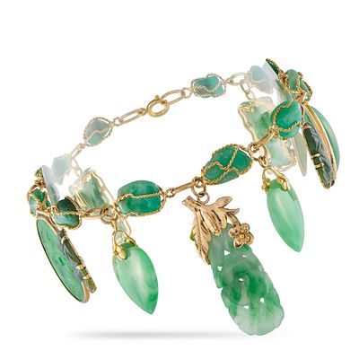 A 9K Yellow Gold Jade Bracelet. Carved jade stones dangle from the 9K Yellow Gold chain, which 